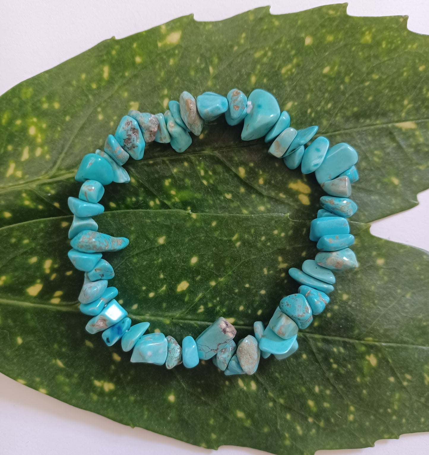 turquoise howlite gemstone bracelet